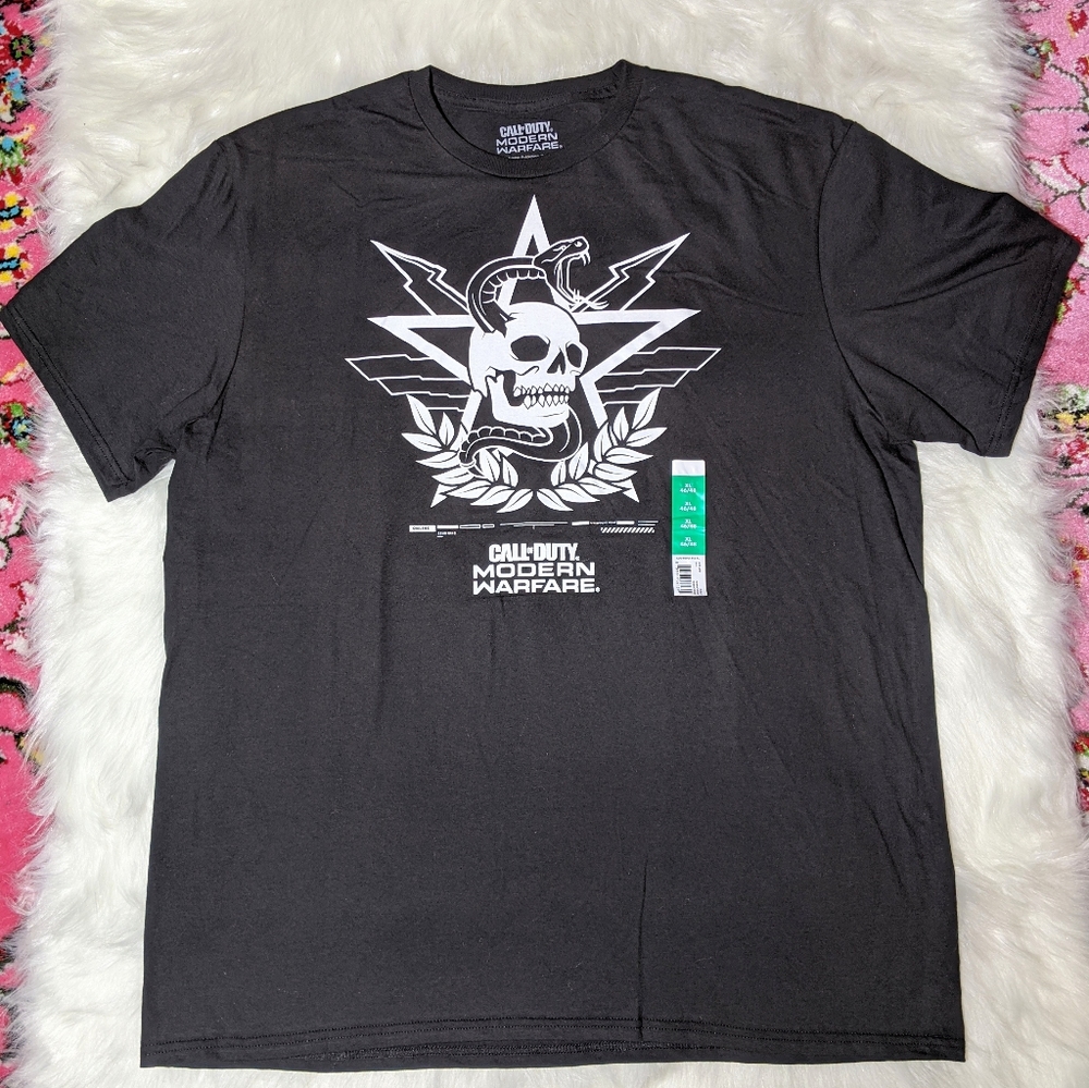 NWT Call Of Duty T Shirt Black/White XL